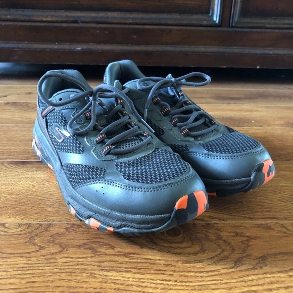 Sketchers gray and orange tennis shoes in size 9 - Picture 1 of 4